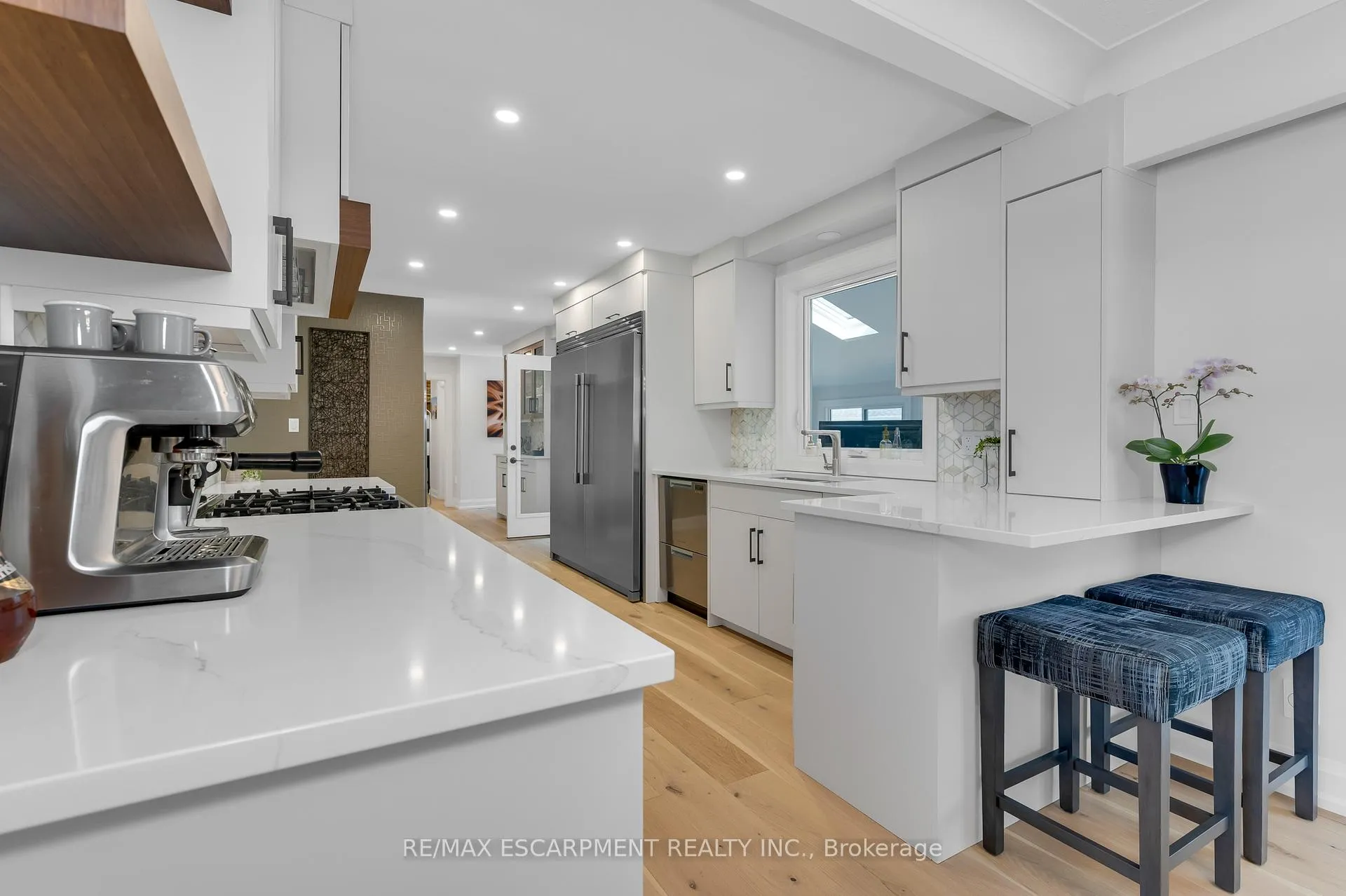 Photo 6 of 83 Dorchester Drive, Grimsby, Grimsby Escarpment — HOMEH