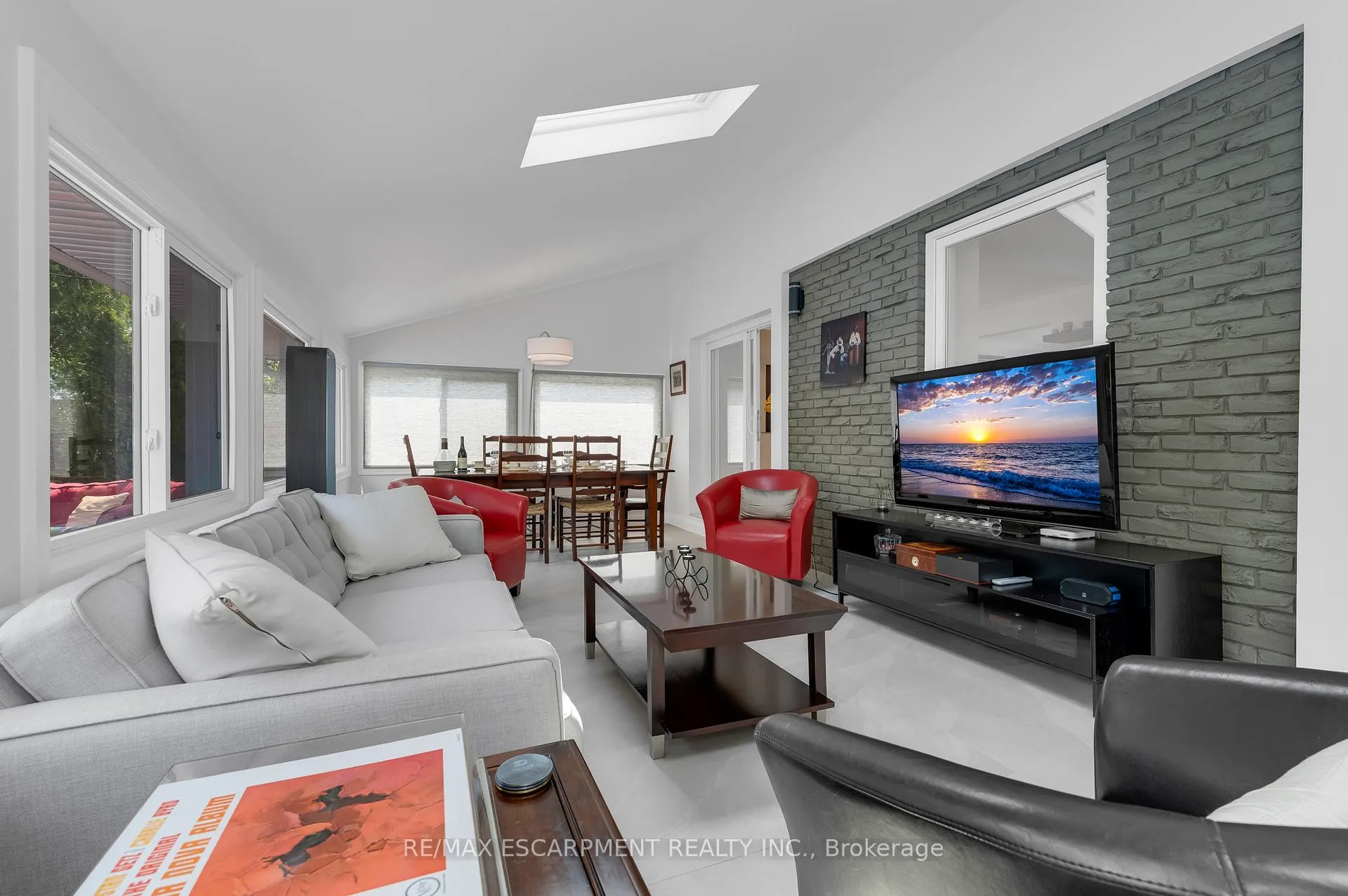 Photo 17 of 83 Dorchester Drive, Grimsby, Grimsby Escarpment — HOMEH