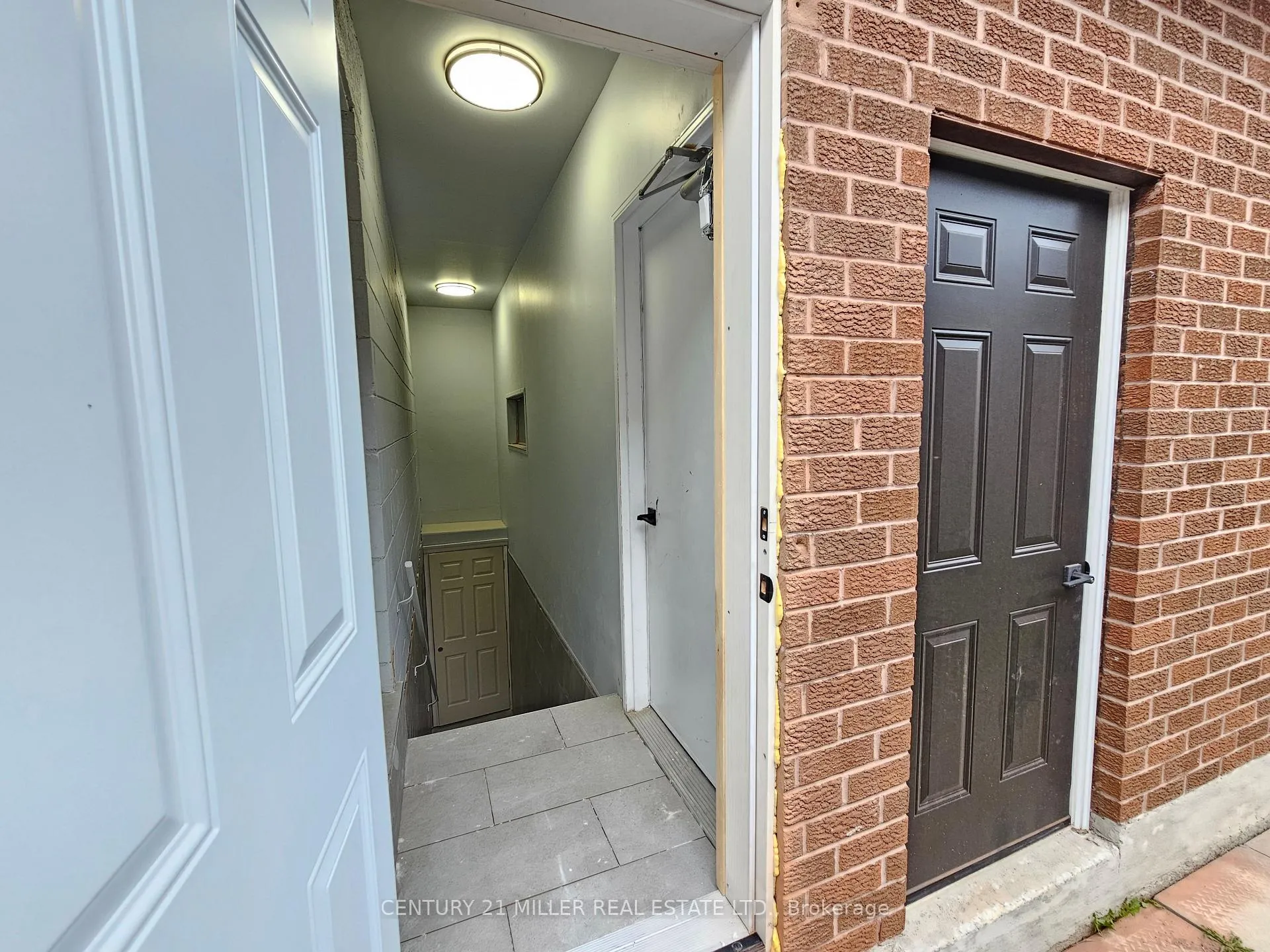 Photo 12 of Unit Basemen, 156 Beechnut Road, Vaughan, West Woodbridge — HOMEH