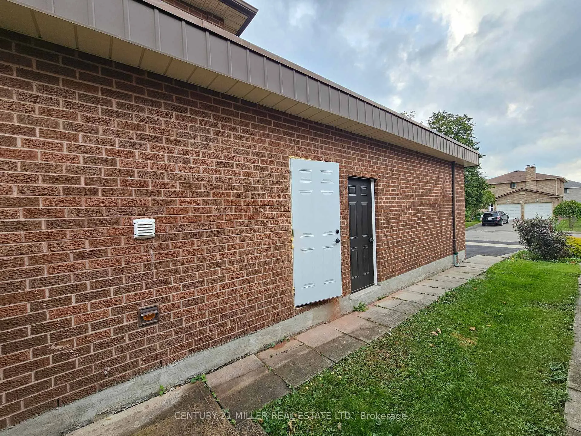 Photo 13 of Unit Basemen, 156 Beechnut Road, Vaughan, West Woodbridge — HOMEH
