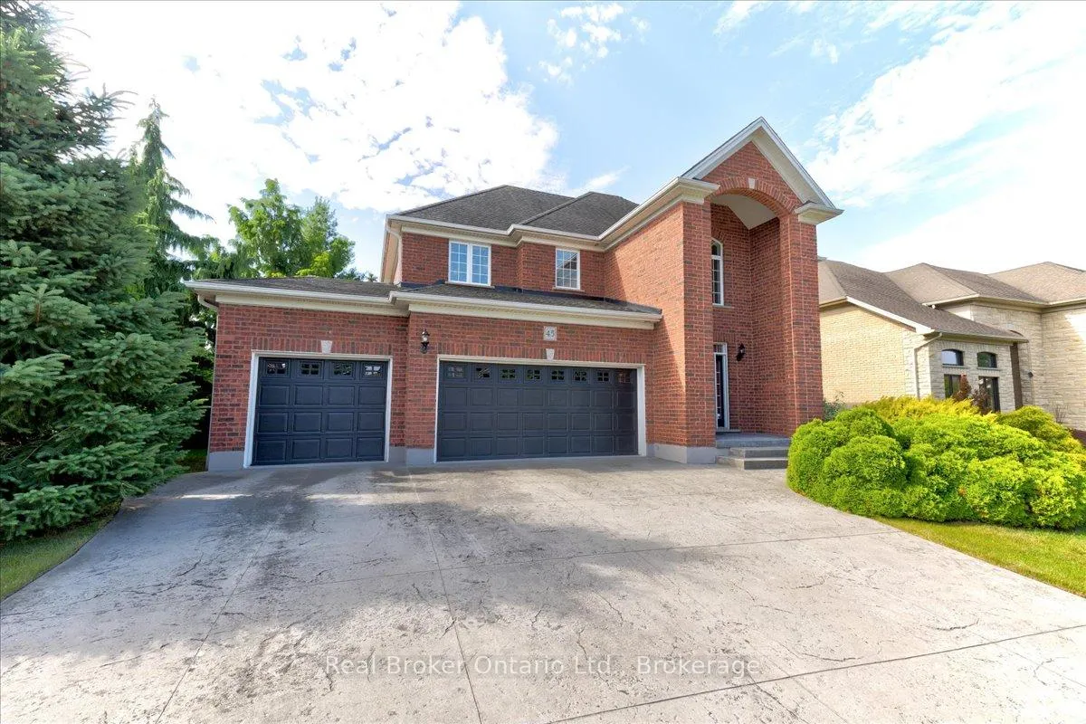 Photo 3 of 45 Pioneer Tower Crescent, Kitchener — HOMEH