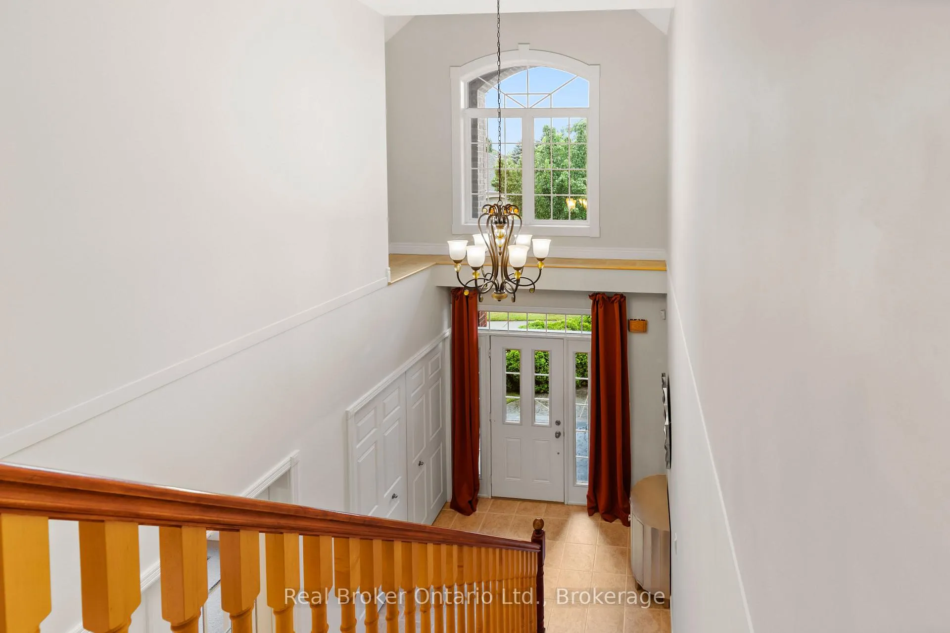 Photo 18 of 45 Pioneer Tower Crescent, Kitchener — HOMEH