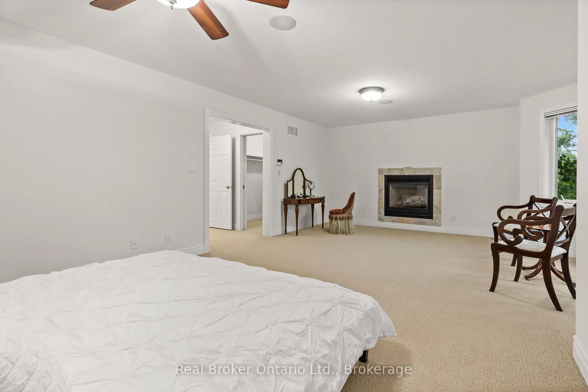 Photo 20 of 45 Pioneer Tower Crescent, Kitchener — HOMEH