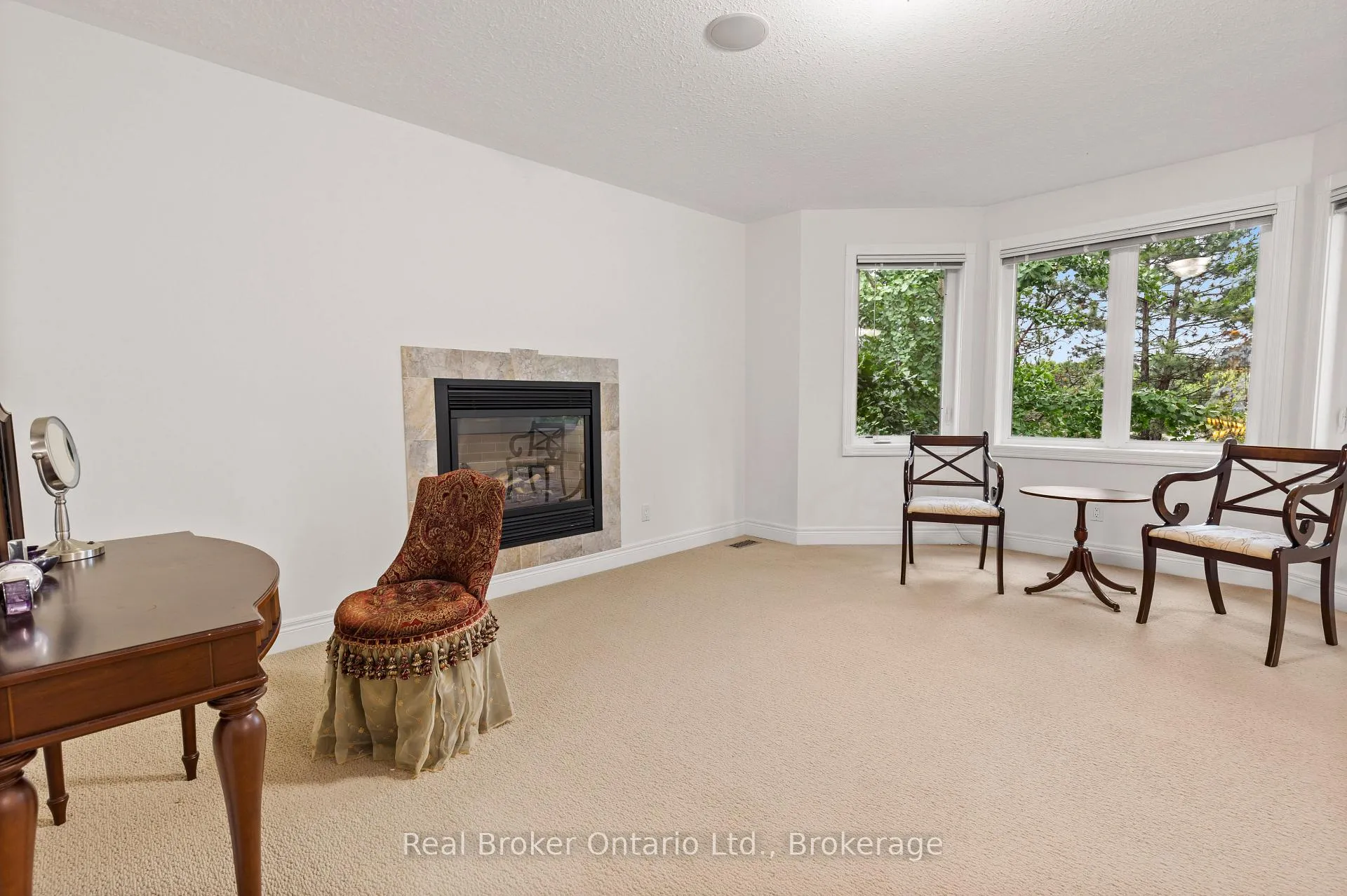 Photo 21 of 45 Pioneer Tower Crescent, Kitchener — HOMEH