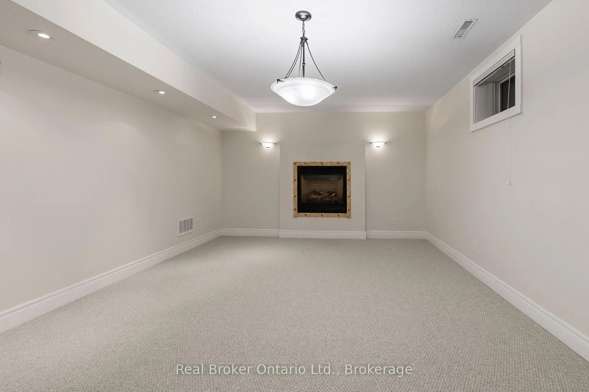 Photo 29 of 45 Pioneer Tower Crescent, Kitchener — HOMEH