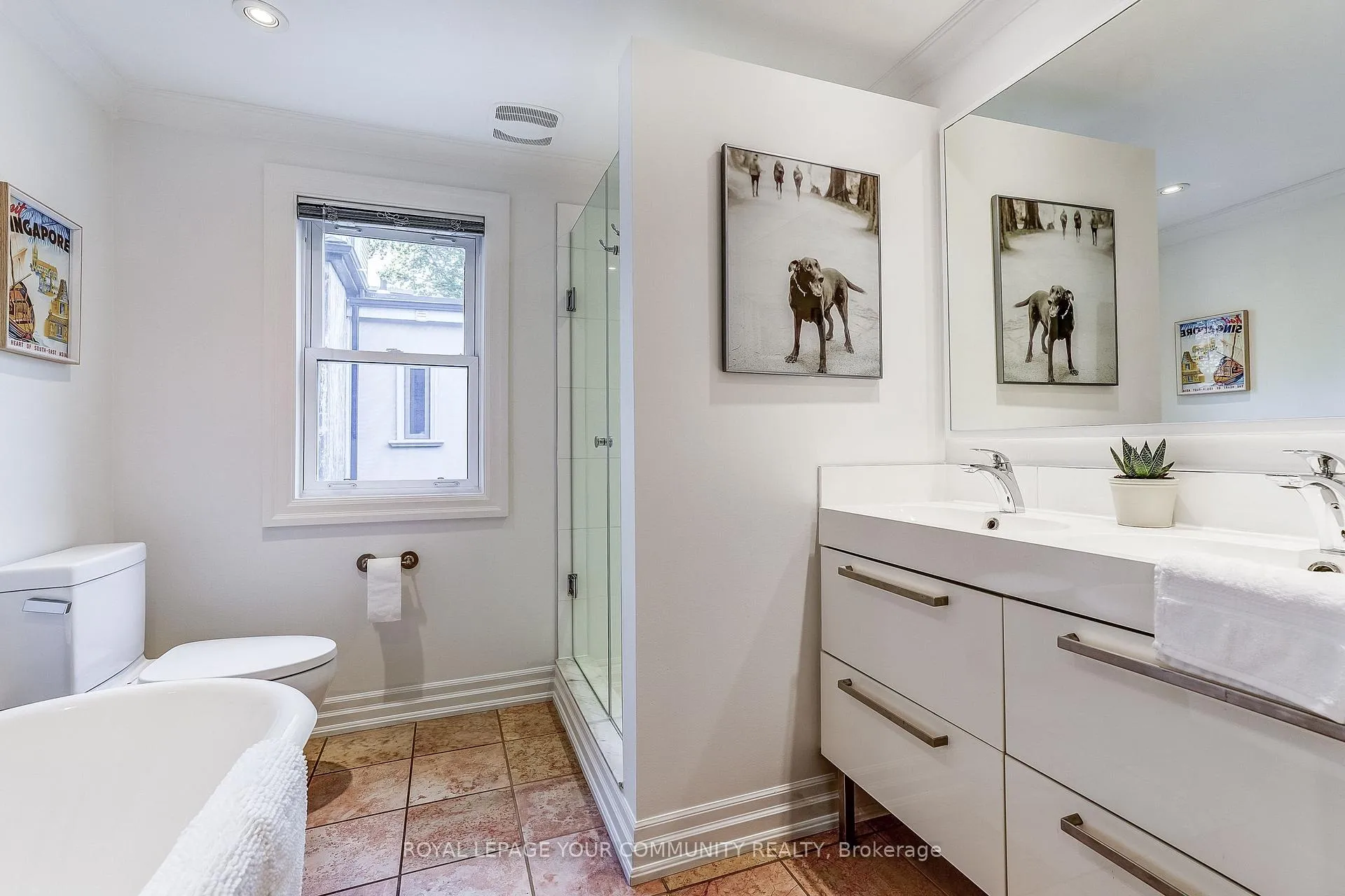 Photo 25 of 13 Howland Road, Toronto, North Riverdale — HOMEH