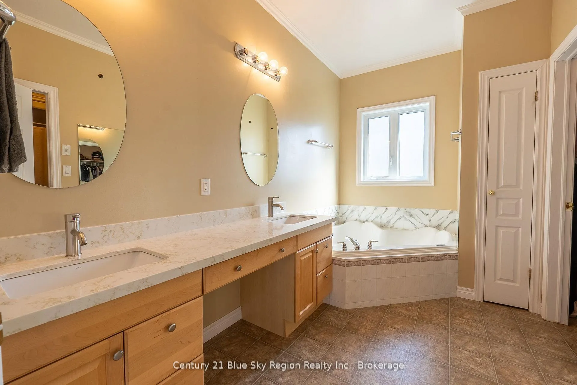 Photo 16 of 161 Golf Course Road, Callander — HOMEH
