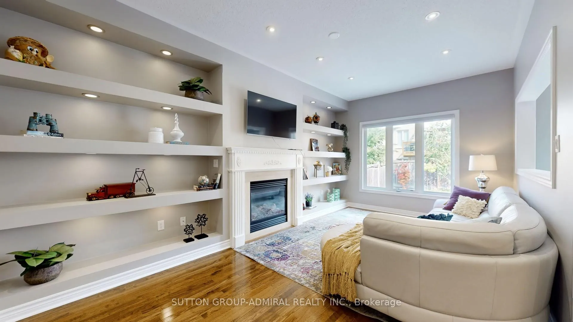 Photo 3 of 25 D'Eva Drive, Vaughan, Patterson — HOMEH
