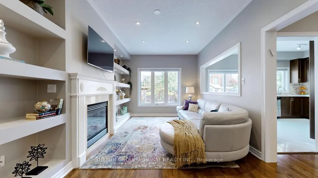 Photo 4 of 25 D'Eva Drive, Vaughan, Patterson — HOMEH
