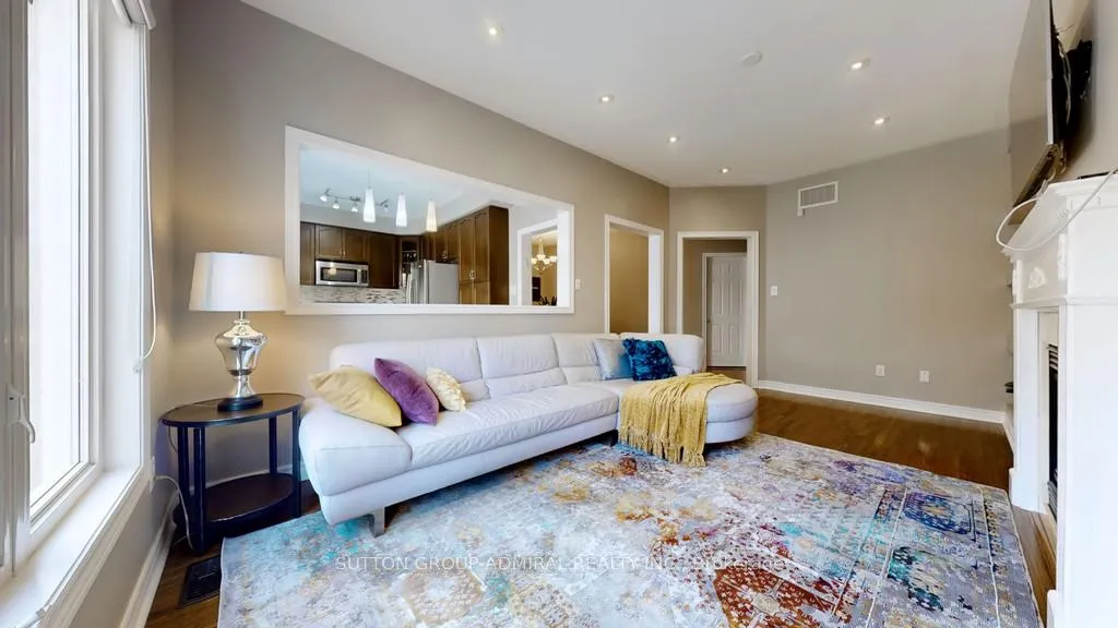 Photo 5 of 25 D'Eva Drive, Vaughan, Patterson — HOMEH