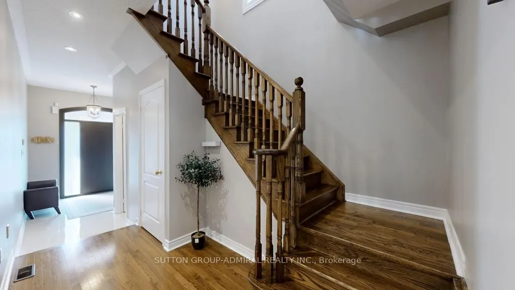 Photo 18 of 25 D'Eva Drive, Vaughan, Patterson — HOMEH
