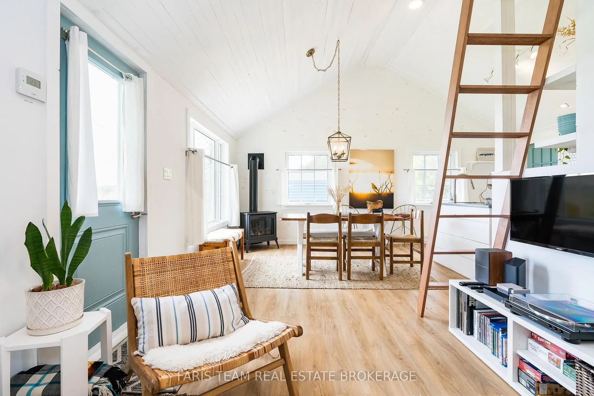 Photo 10 of 7 Delta Drive, Tay, Waubaushene — HOMEH