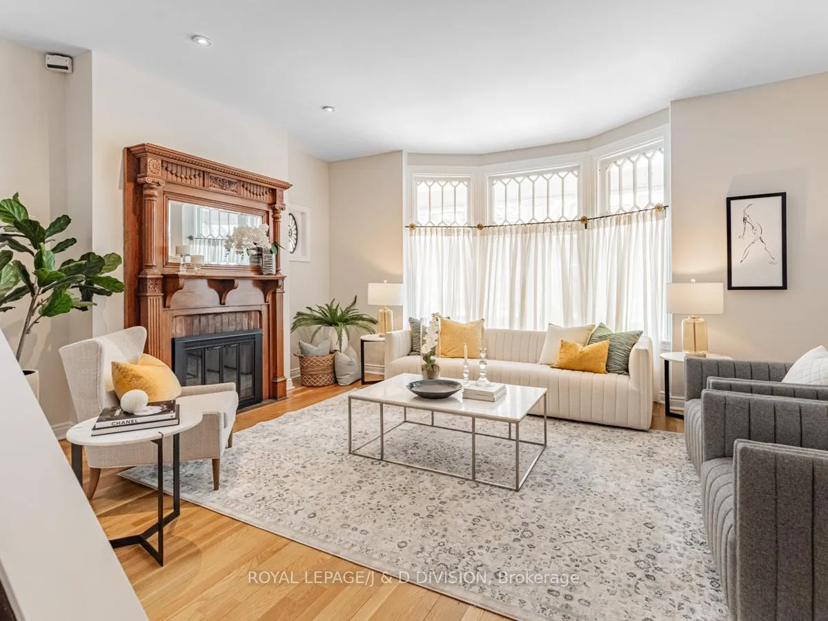 Photo 4 of 12 McMaster Avenue, Toronto, Casa Loma — HOMEH