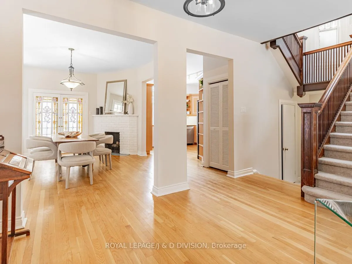 Photo 5 of 12 McMaster Avenue, Toronto, Casa Loma — HOMEH