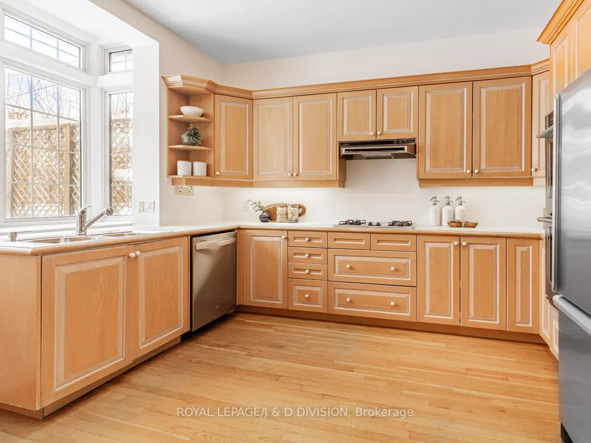 Photo 8 of 12 McMaster Avenue, Toronto, Casa Loma — HOMEH