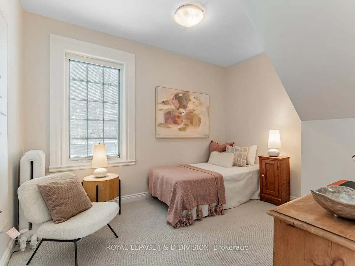 Photo 17 of 12 McMaster Avenue, Toronto, Casa Loma — HOMEH