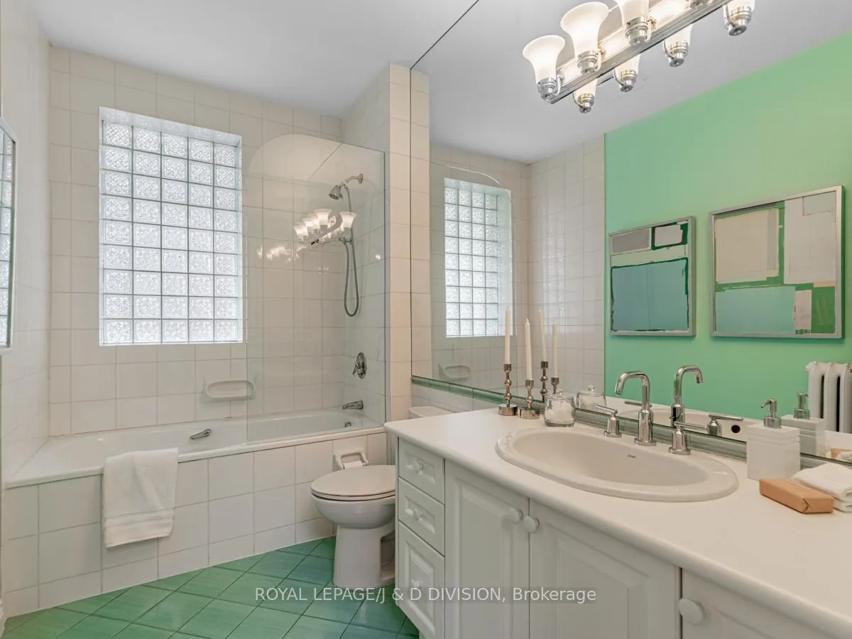 Photo 18 of 12 McMaster Avenue, Toronto, Casa Loma — HOMEH