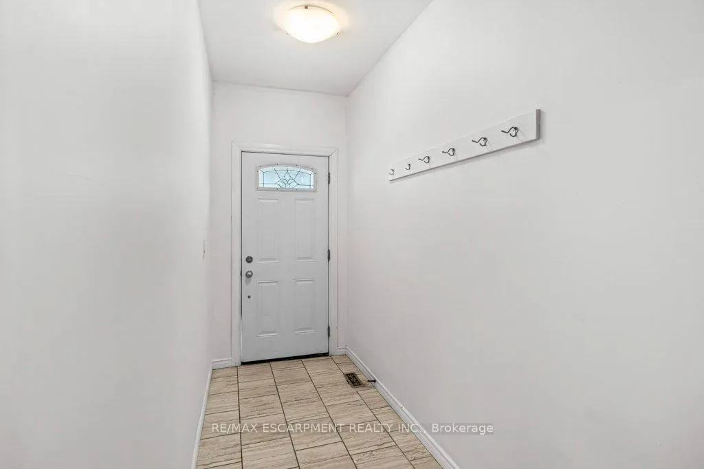 Photo 7 of 21 Mayflower Avenue, Hamilton, Crown Point — HOMEH
