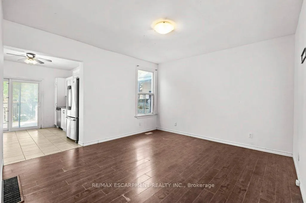 Photo 9 of 21 Mayflower Avenue, Hamilton, Crown Point — HOMEH