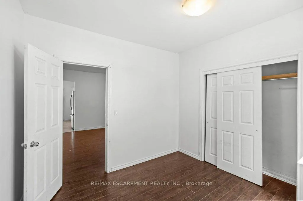 Photo 14 of 21 Mayflower Avenue, Hamilton, Crown Point — HOMEH