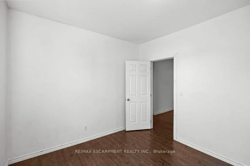 Photo 15 of 21 Mayflower Avenue, Hamilton, Crown Point — HOMEH