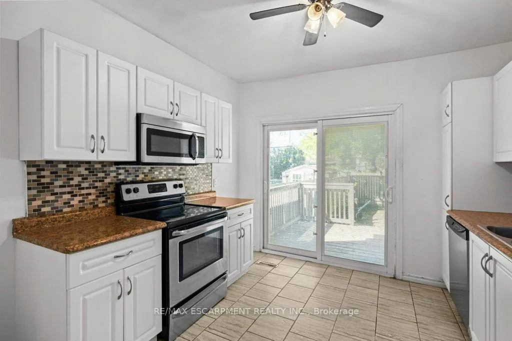 Photo 16 of 21 Mayflower Avenue, Hamilton, Crown Point — HOMEH