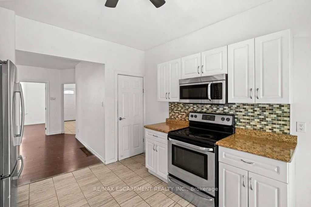 Photo 19 of 21 Mayflower Avenue, Hamilton, Crown Point — HOMEH