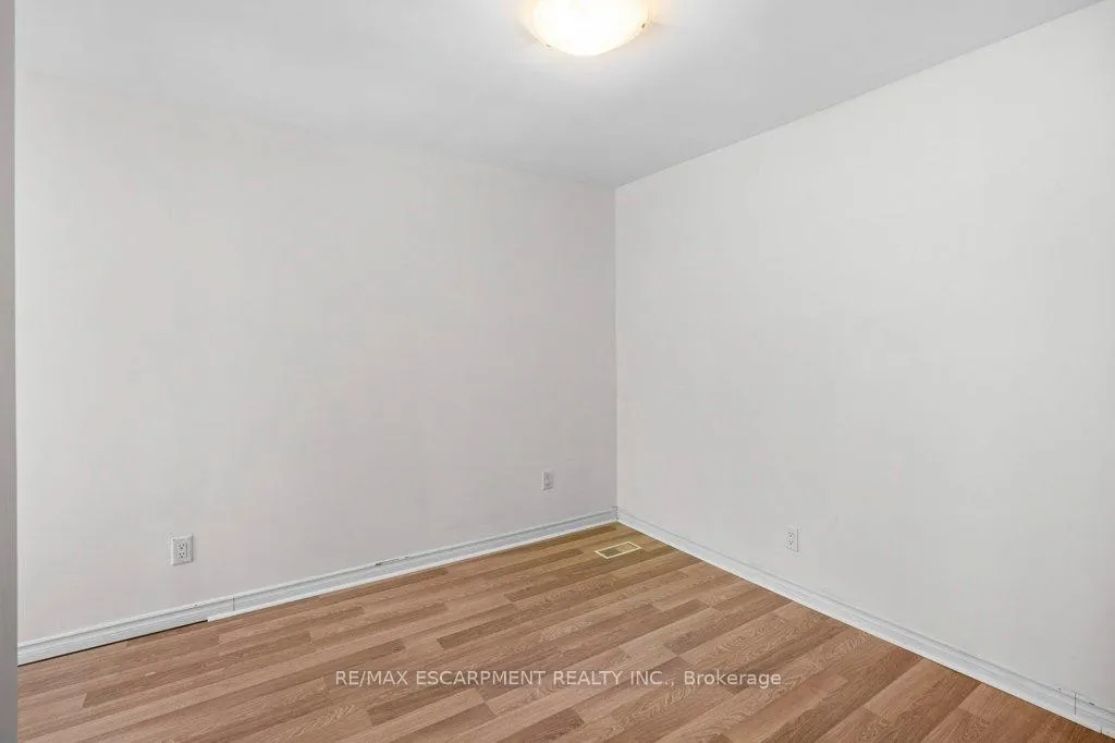Photo 22 of 21 Mayflower Avenue, Hamilton, Crown Point — HOMEH
