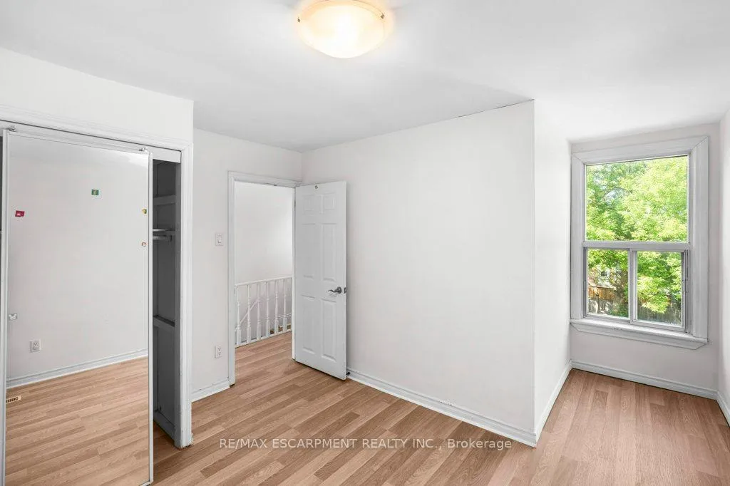 Photo 24 of 21 Mayflower Avenue, Hamilton, Crown Point — HOMEH