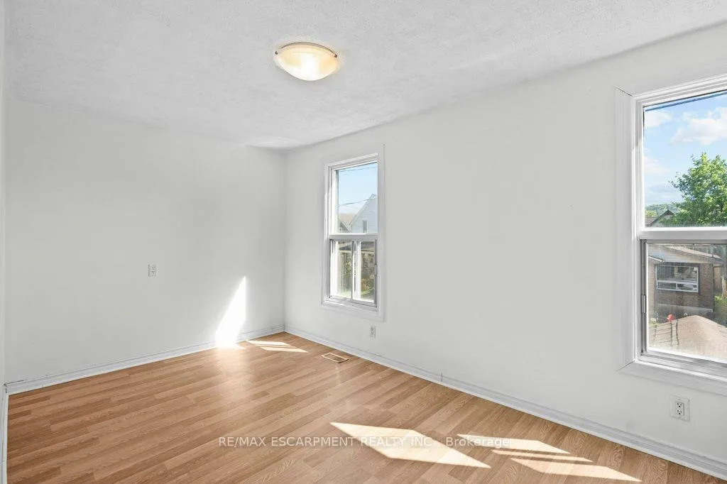 Photo 25 of 21 Mayflower Avenue, Hamilton, Crown Point — HOMEH