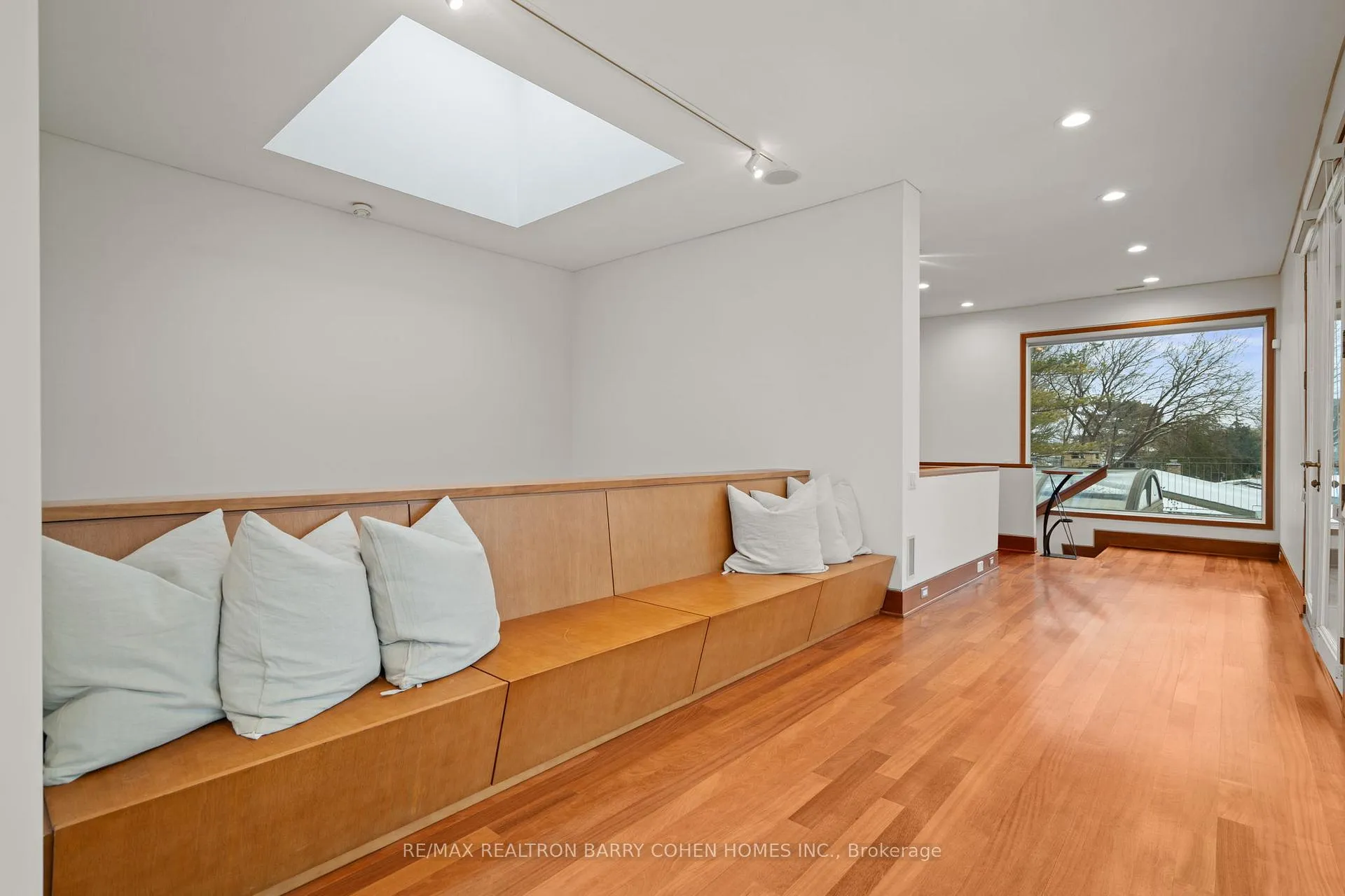 Photo 14 of 33 Fairway Heights Drive, Markham, Bayview Fairway-Bayview Country Club Estates — HOMEH
