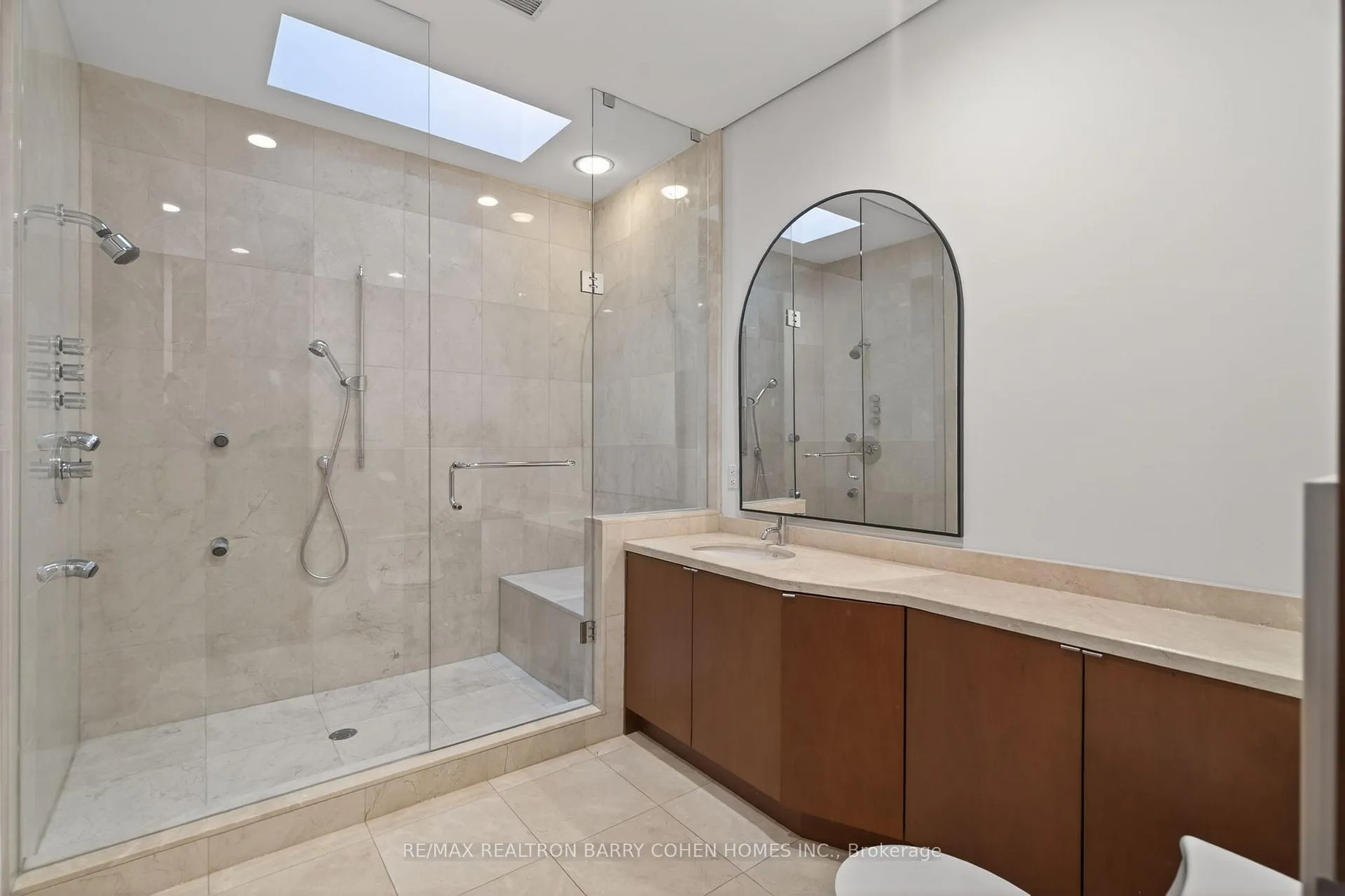 Photo 24 of 33 Fairway Heights Drive, Markham, Bayview Fairway-Bayview Country Club Estates — HOMEH