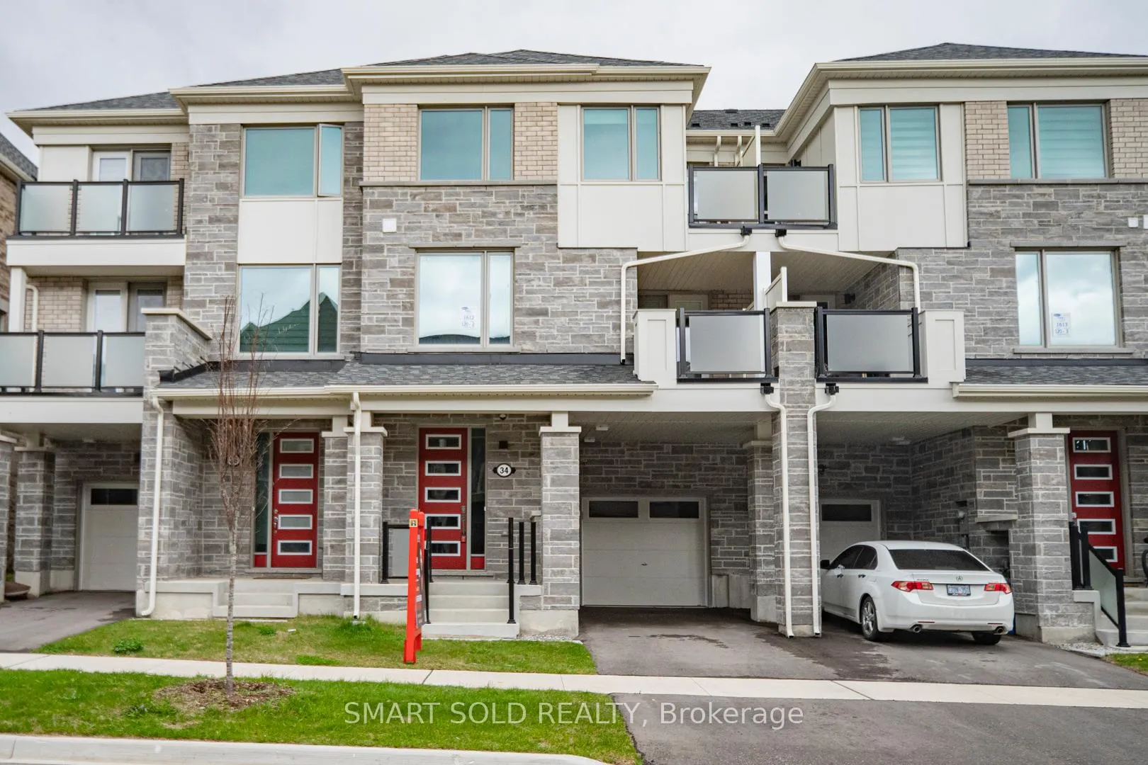 Photo 1 of 34 Thomas Frisby Jr Crescent, Markham, Victoria Square — HOMEH