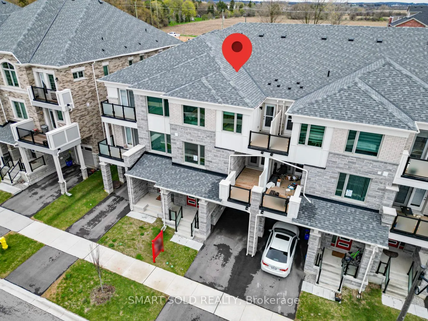 Photo 2 of 34 Thomas Frisby Jr Crescent, Markham, Victoria Square — HOMEH