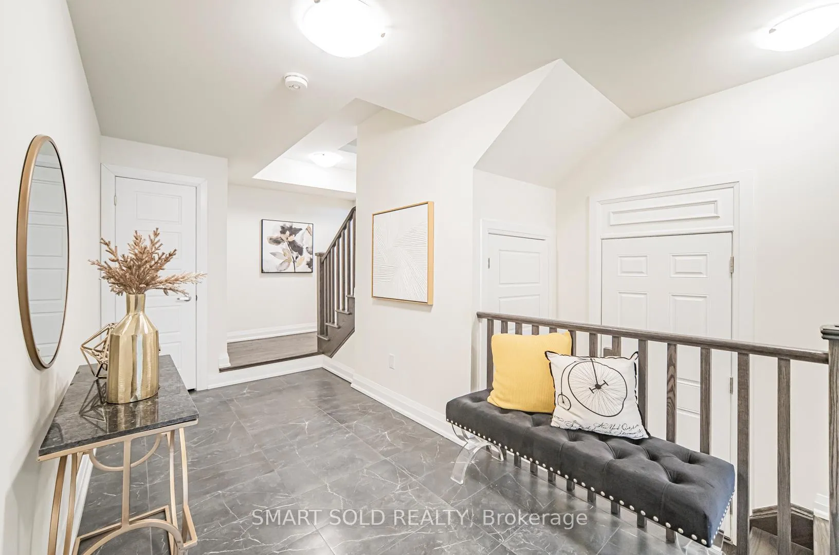 Photo 8 of 34 Thomas Frisby Jr Crescent, Markham, Victoria Square — HOMEH