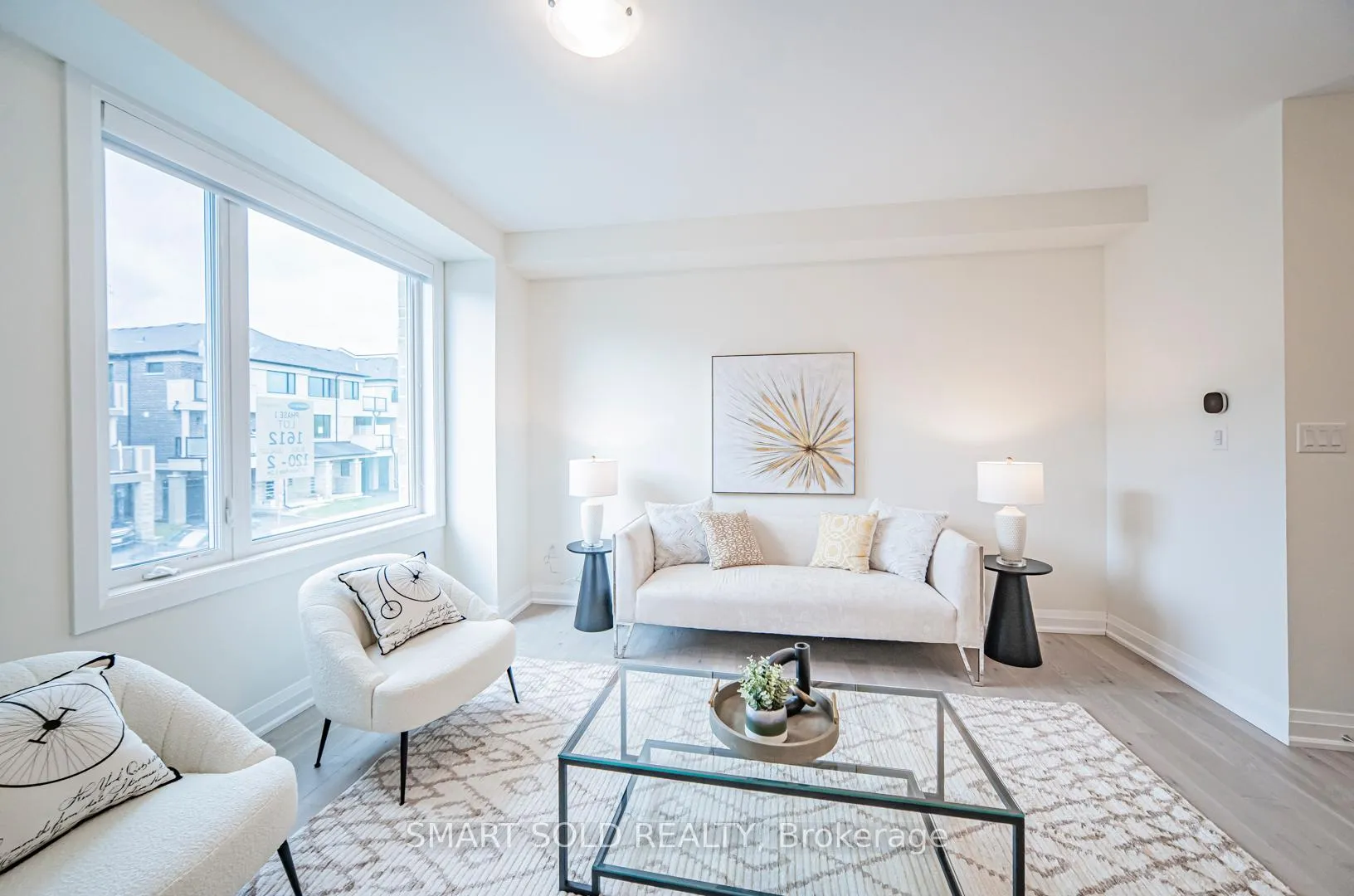 Photo 12 of 34 Thomas Frisby Jr Crescent, Markham, Victoria Square — HOMEH