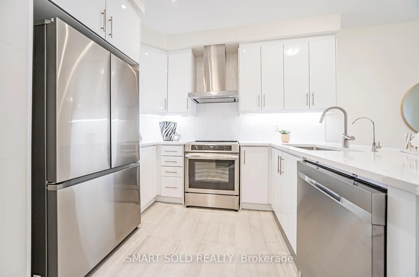 Photo 23 of 34 Thomas Frisby Jr Crescent, Markham, Victoria Square — HOMEH
