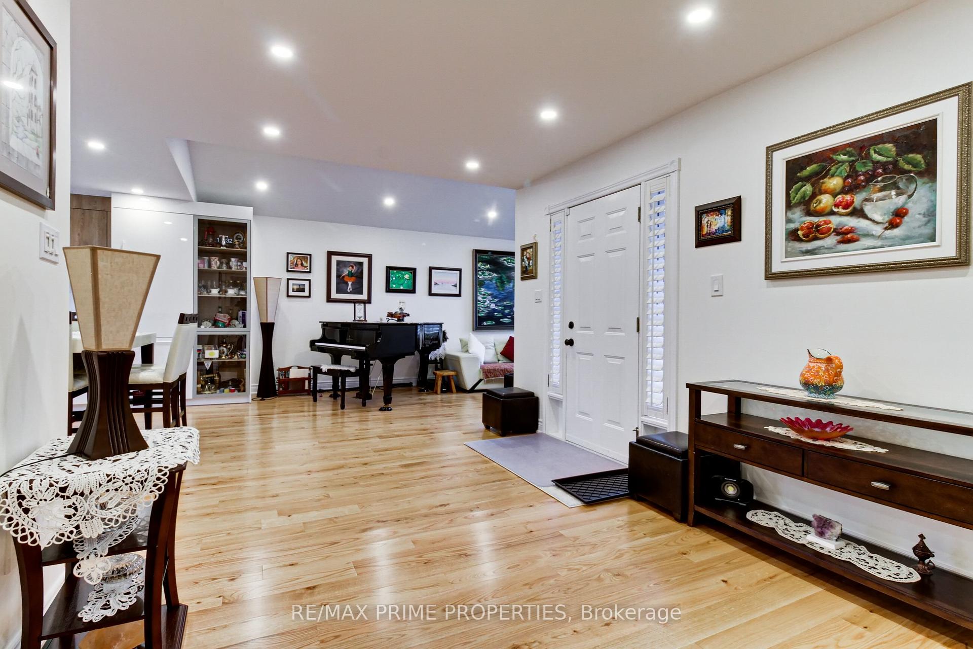 Photo 4 of 11 Kerfoot Crescent, Georgina, Historic Lakeshore Communities — HOMEH