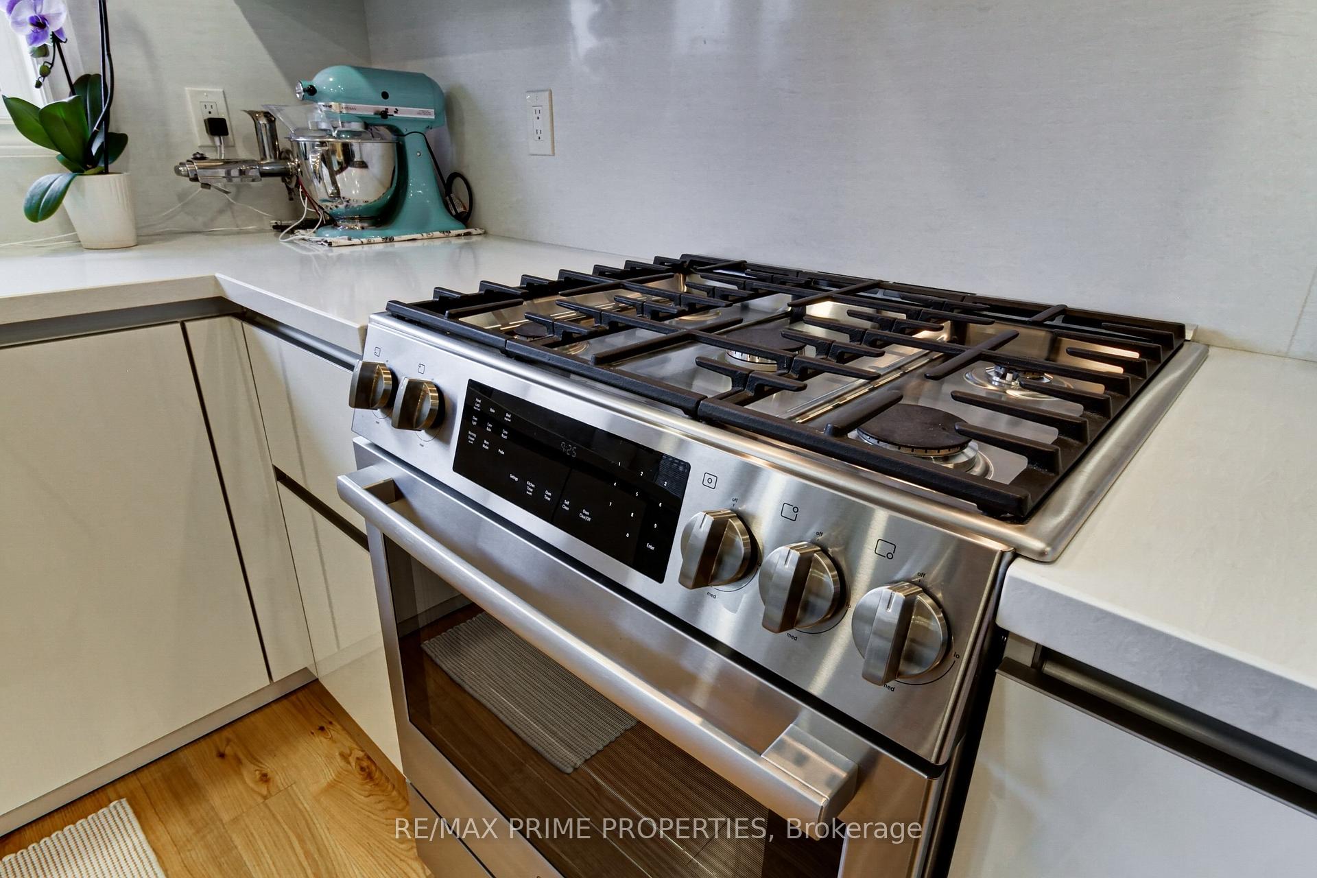 Photo 8 of 11 Kerfoot Crescent, Georgina, Historic Lakeshore Communities — HOMEH