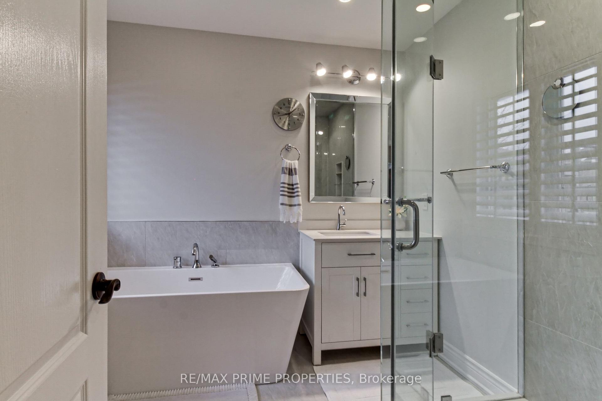 Photo 14 of 11 Kerfoot Crescent, Georgina, Historic Lakeshore Communities — HOMEH