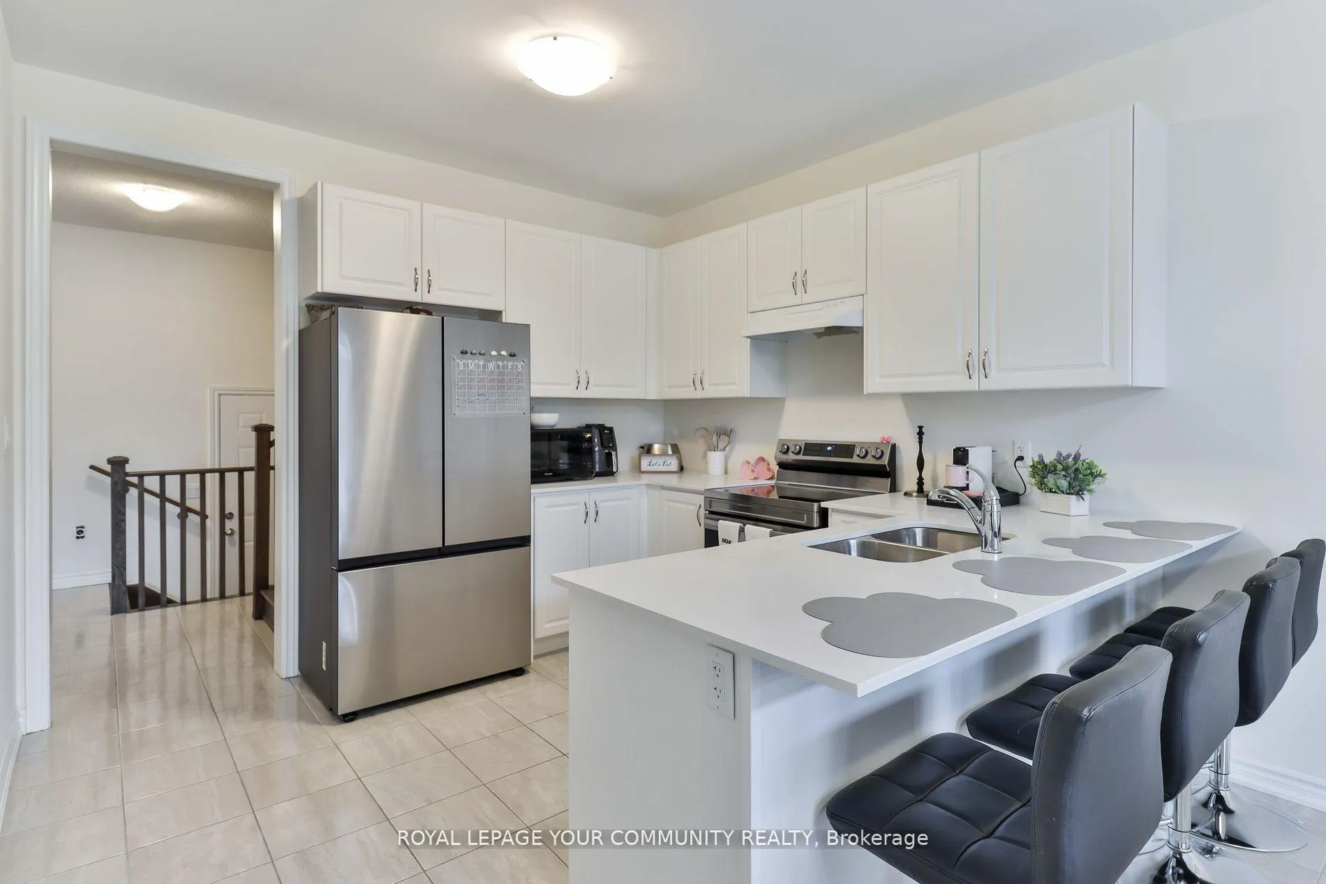 Photo 10 of 2173 Grainger Loop, Innisfil, Rural Innisfil — HOMEH