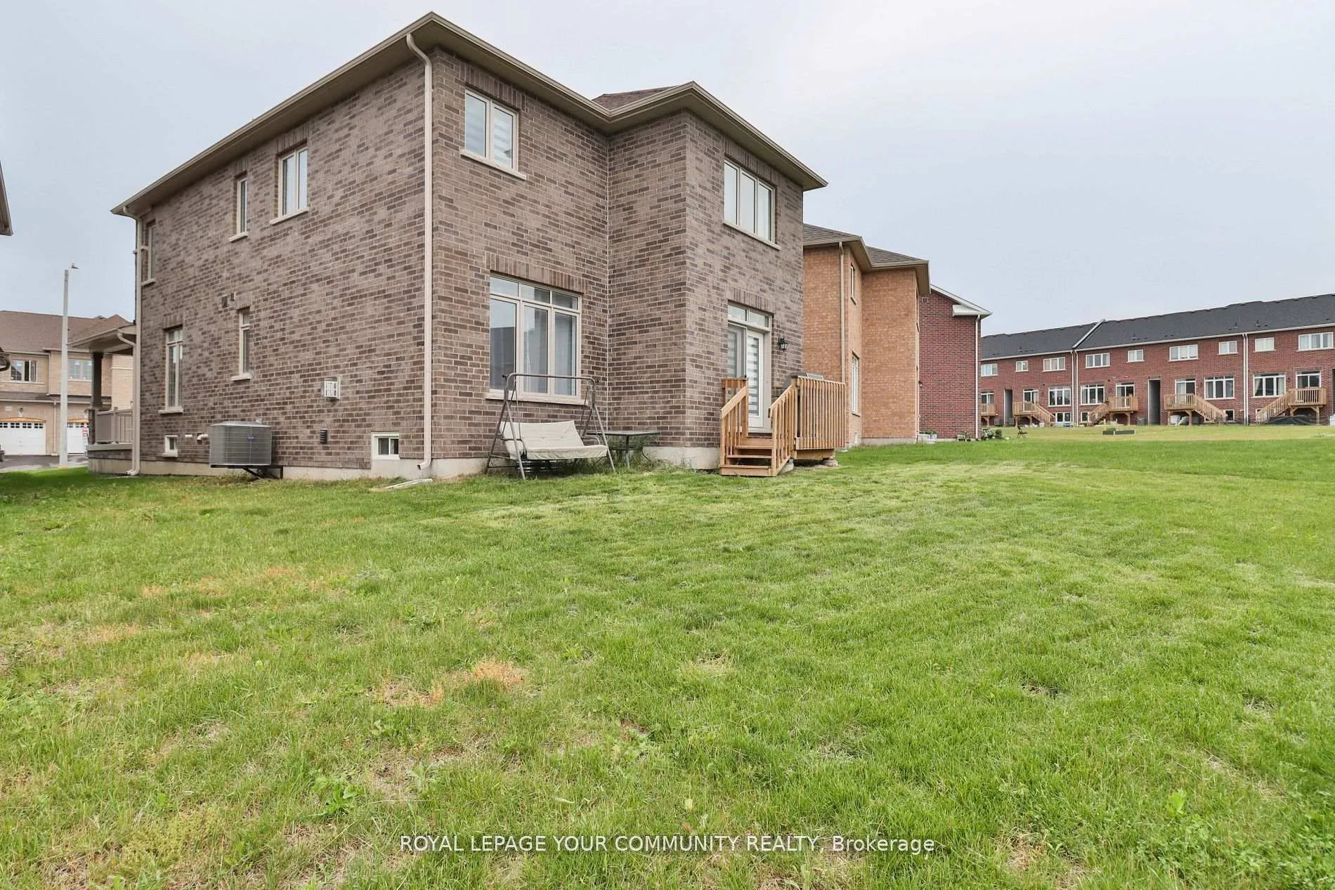 Photo 31 of 2173 Grainger Loop, Innisfil, Rural Innisfil — HOMEH