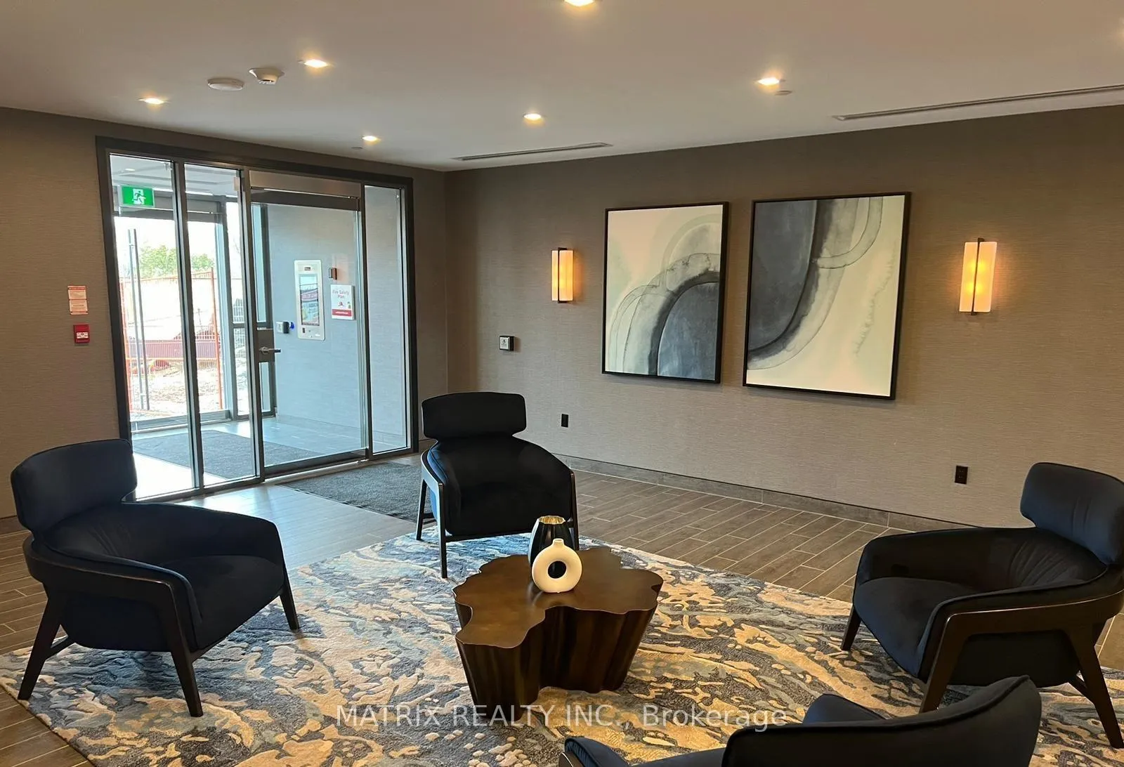 Photo 3 of Unit 308, 470 Dundas Street E, Hamilton, Waterdown — HOMEH