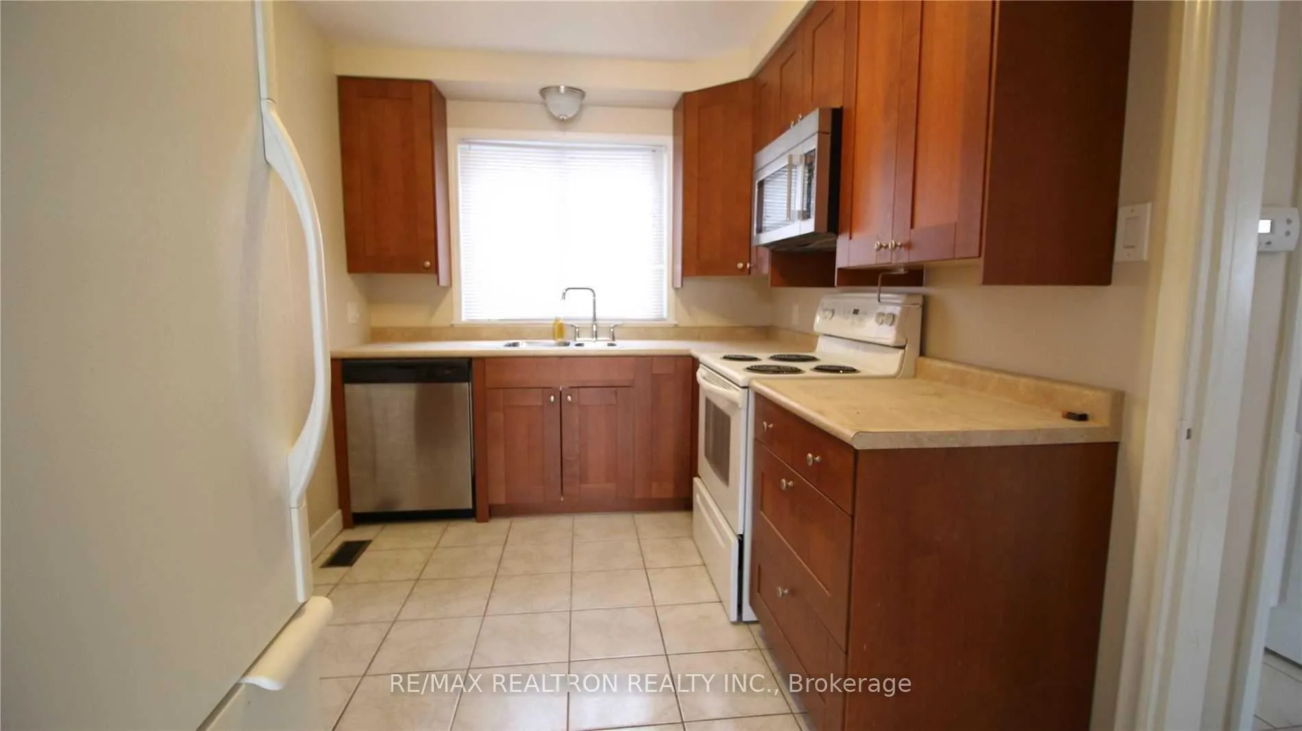 Photo 5 of 77 Church Street S, Ajax, Central West — HOMEH