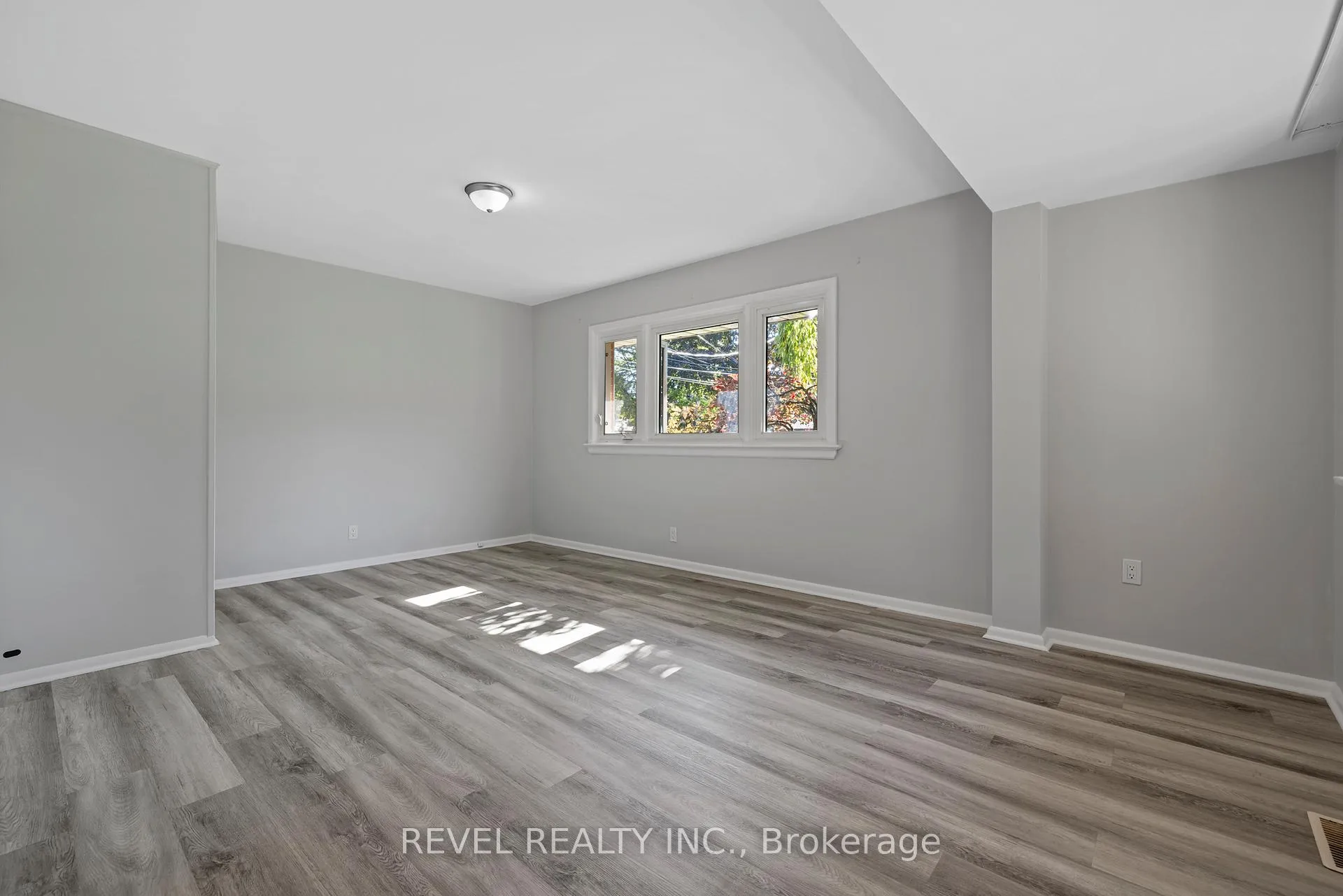 Photo 7 of 40 Bertram Drive, Hamilton, Dundas — HOMEH