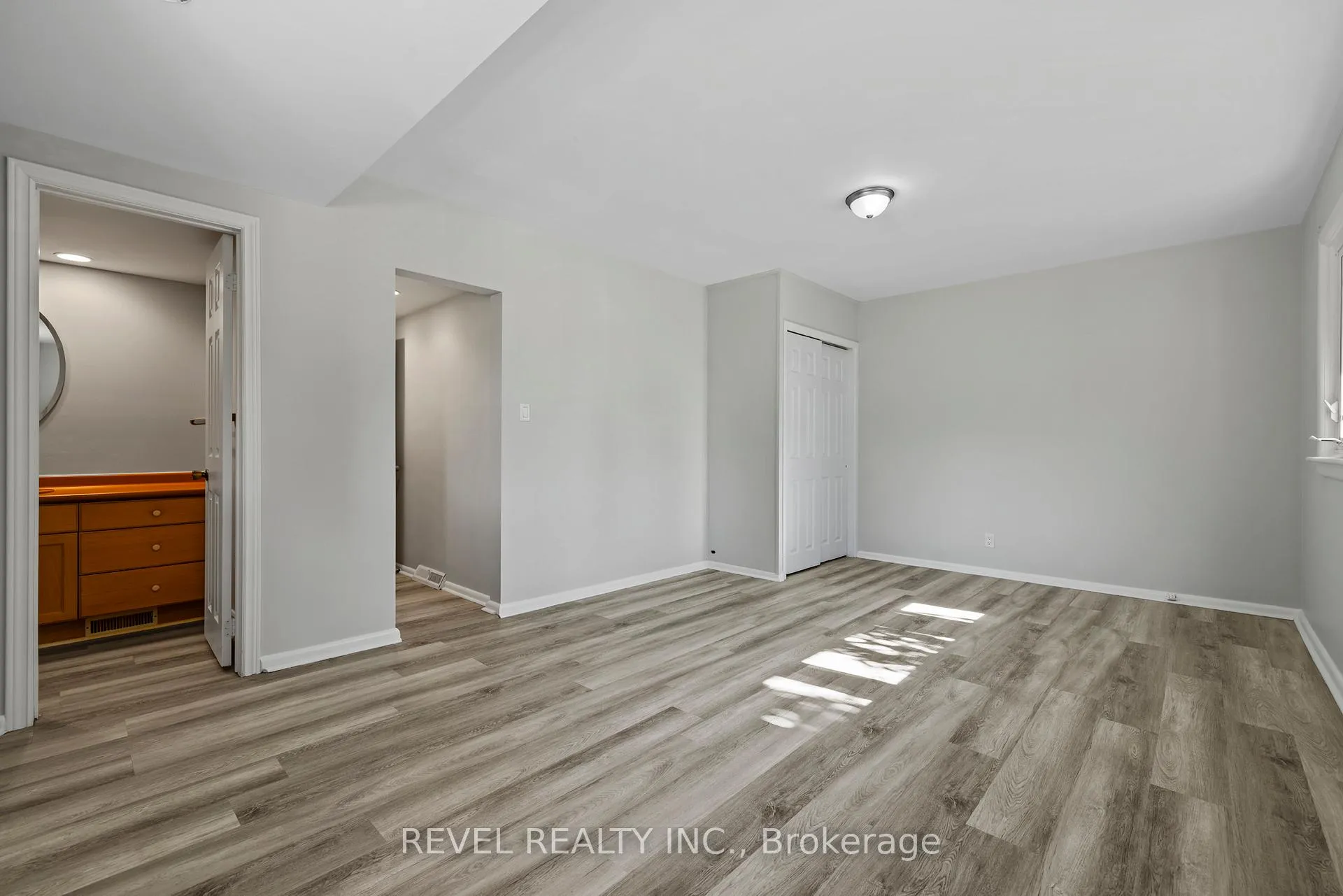 Photo 8 of 40 Bertram Drive, Hamilton, Dundas — HOMEH