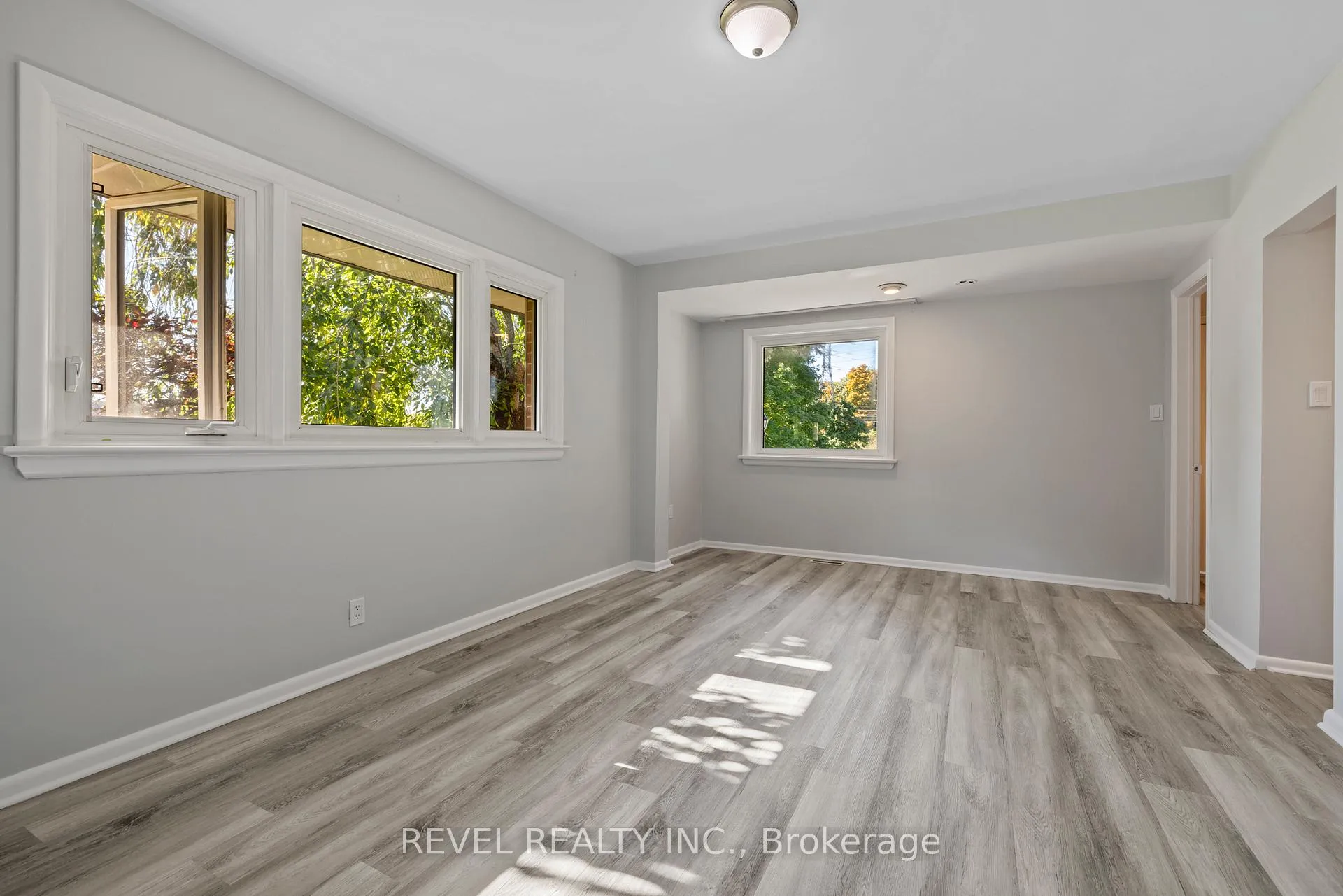 Photo 9 of 40 Bertram Drive, Hamilton, Dundas — HOMEH