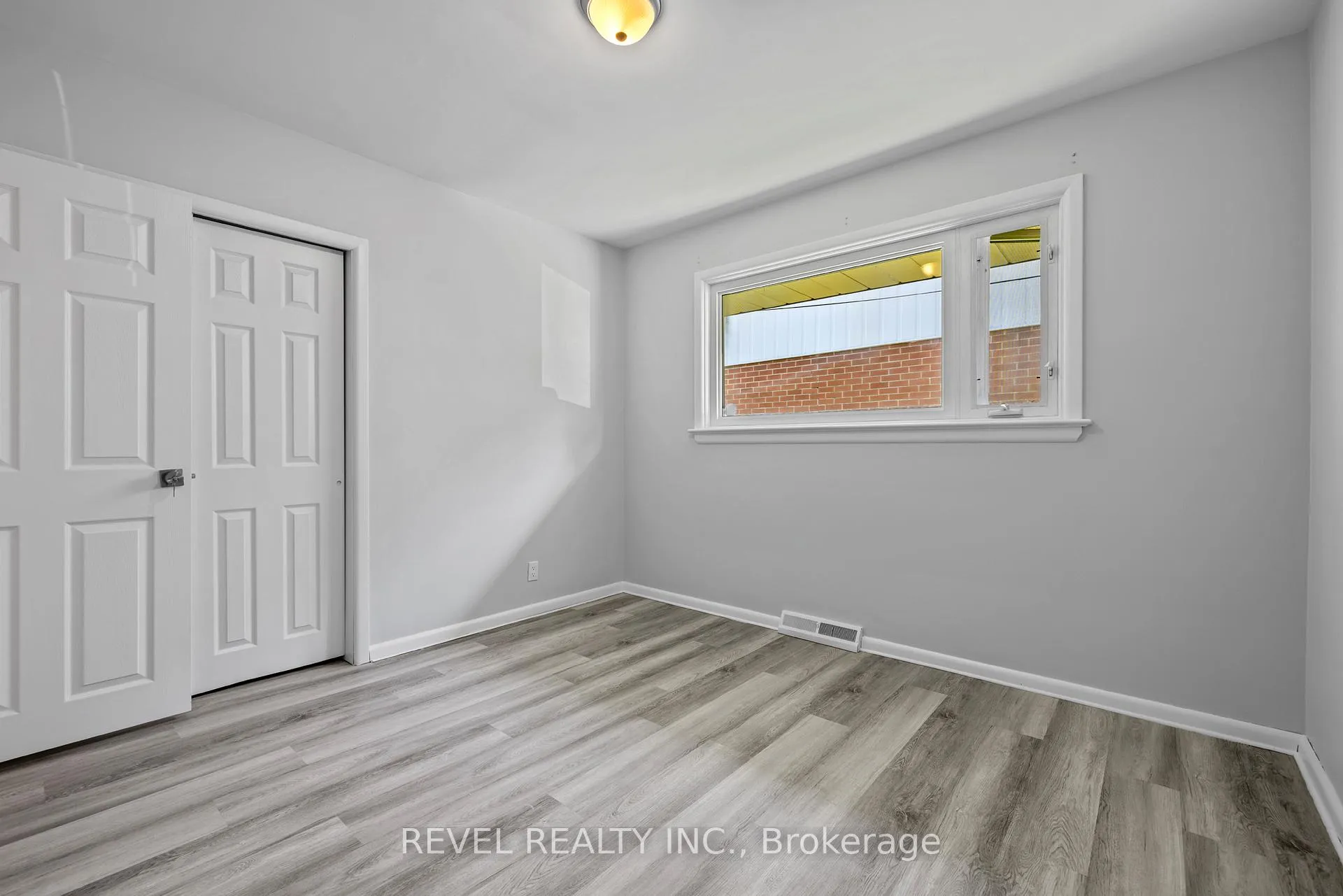 Photo 11 of 40 Bertram Drive, Hamilton, Dundas — HOMEH