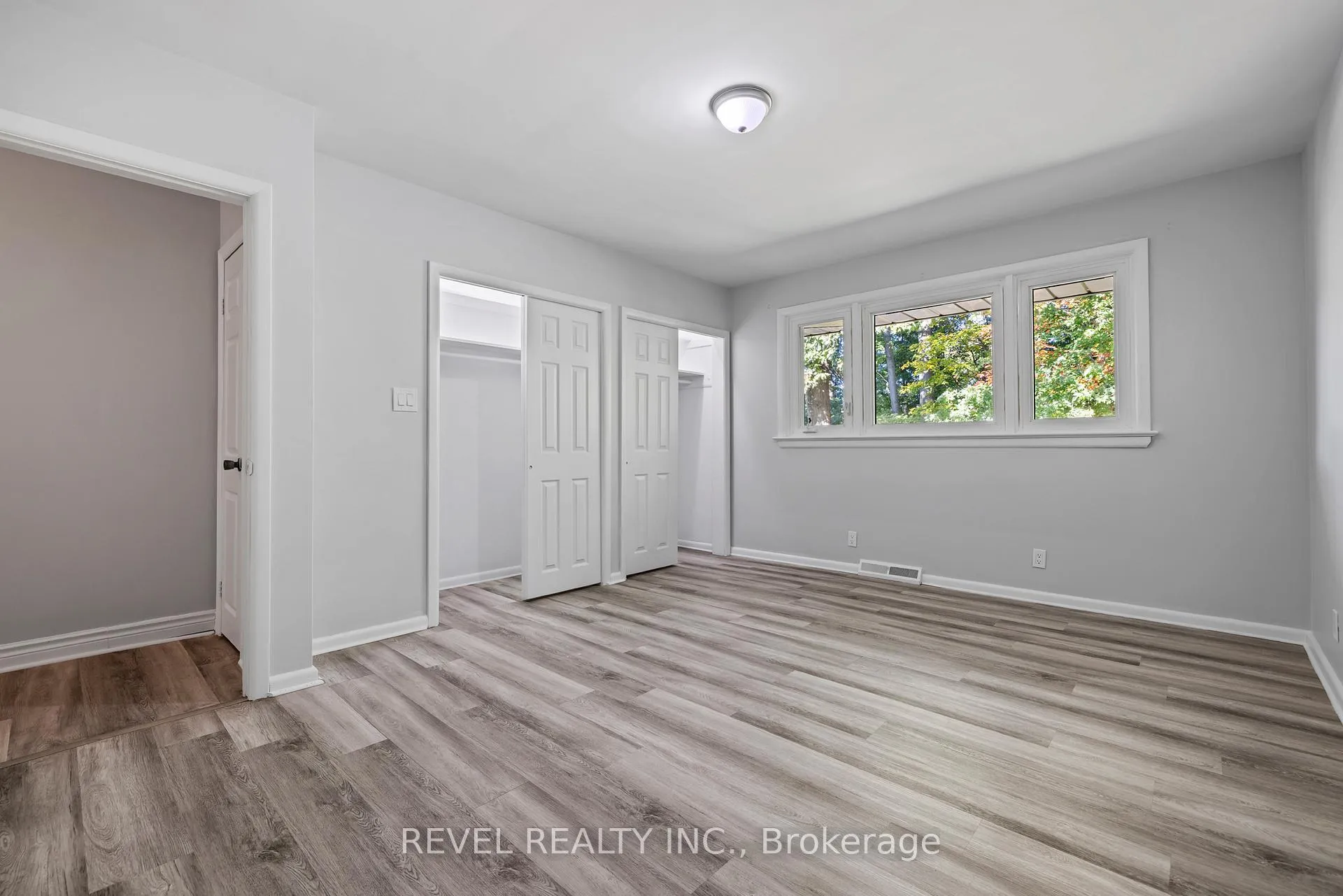 Photo 13 of 40 Bertram Drive, Hamilton, Dundas — HOMEH