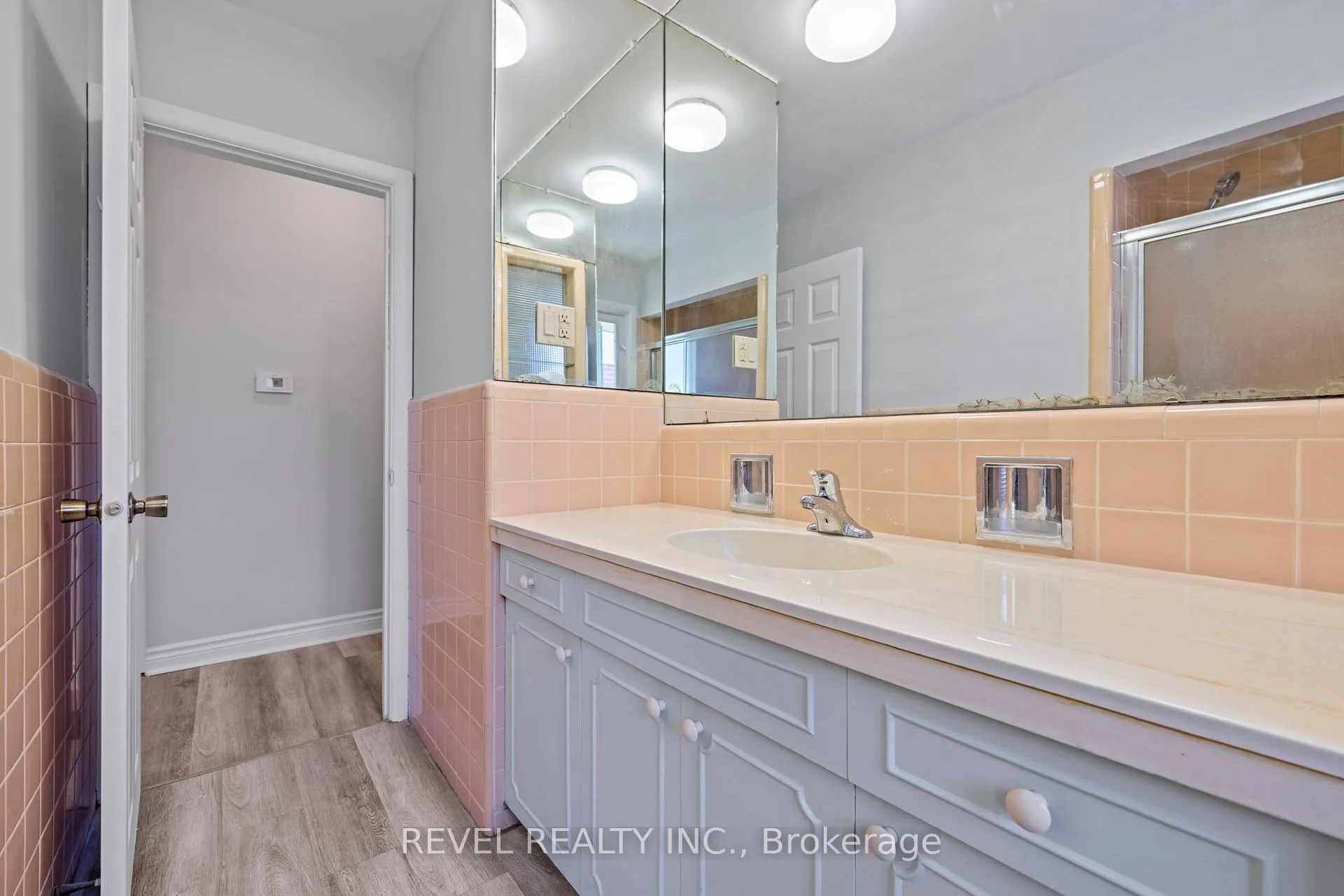 Photo 16 of 40 Bertram Drive, Hamilton, Dundas — HOMEH